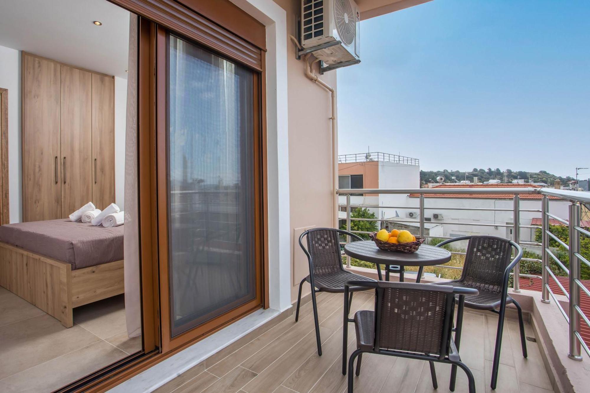 M&E Apartments New Charaki Exterior foto