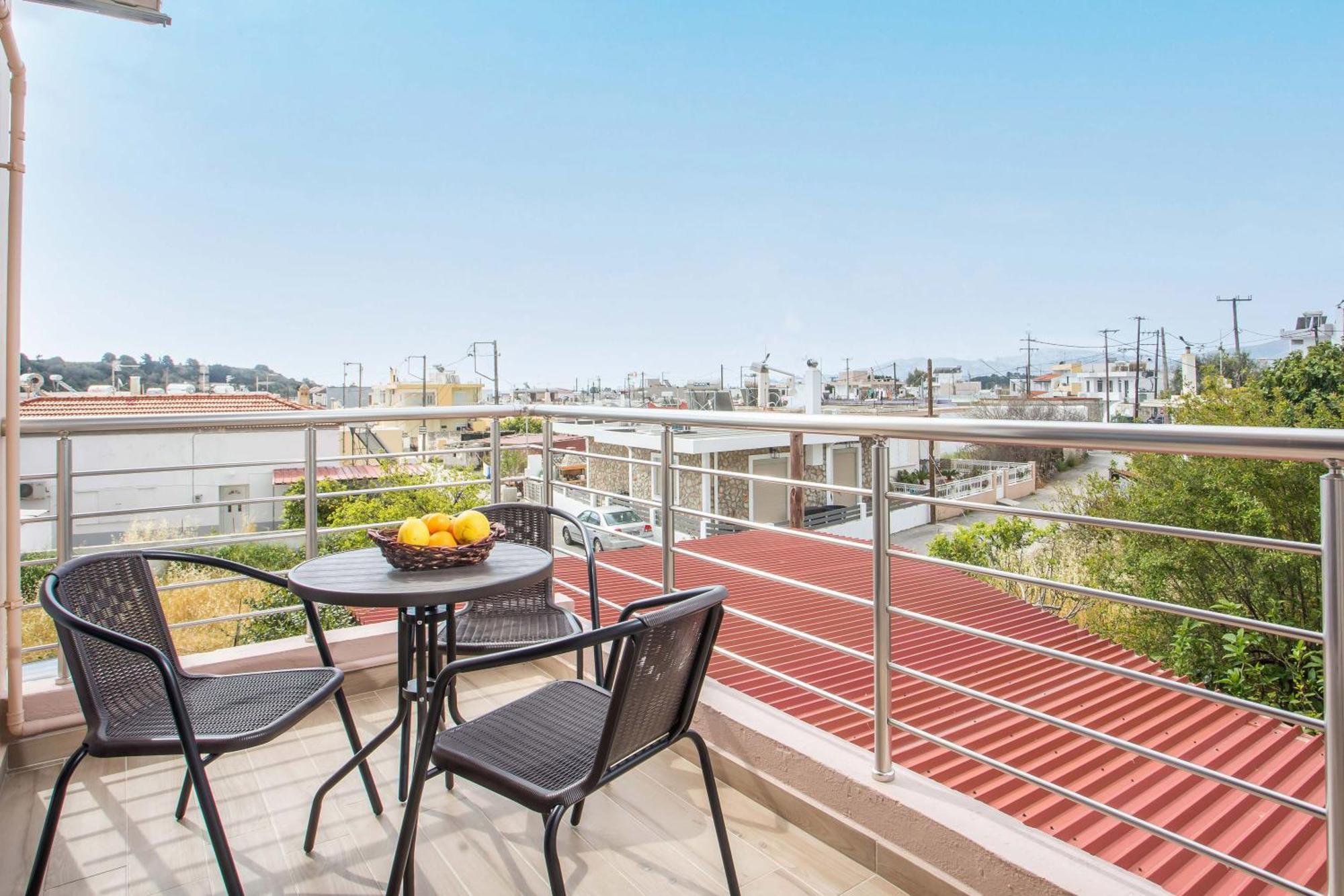 M&E Apartments New Charaki Exterior foto